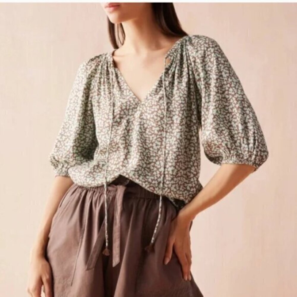 OMika Isla Blouse in Elliot Galapago Print Size Small NWT